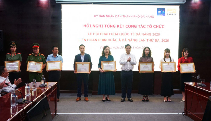 Đà Nẵng tiếp tục nâng tầm sự kiện lễ hội pháo hoa và liên hoan phim thường niên - Ảnh 2. Đà Nẵng tiếp tục nâng tầm sự kiện lễ hội pháo hoa và liên hoan phim thường niên - Ảnh 2.