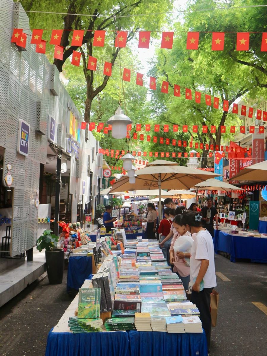 TP Hồ Chí Minh: Khai mạc hội sách chào mừng 80 năm Quốc khánh 2/9 - Ảnh 1. TP Hồ Chí Minh: Khai mạc hội sách chào mừng 80 năm Quốc khánh 2/9 - Ảnh 1.