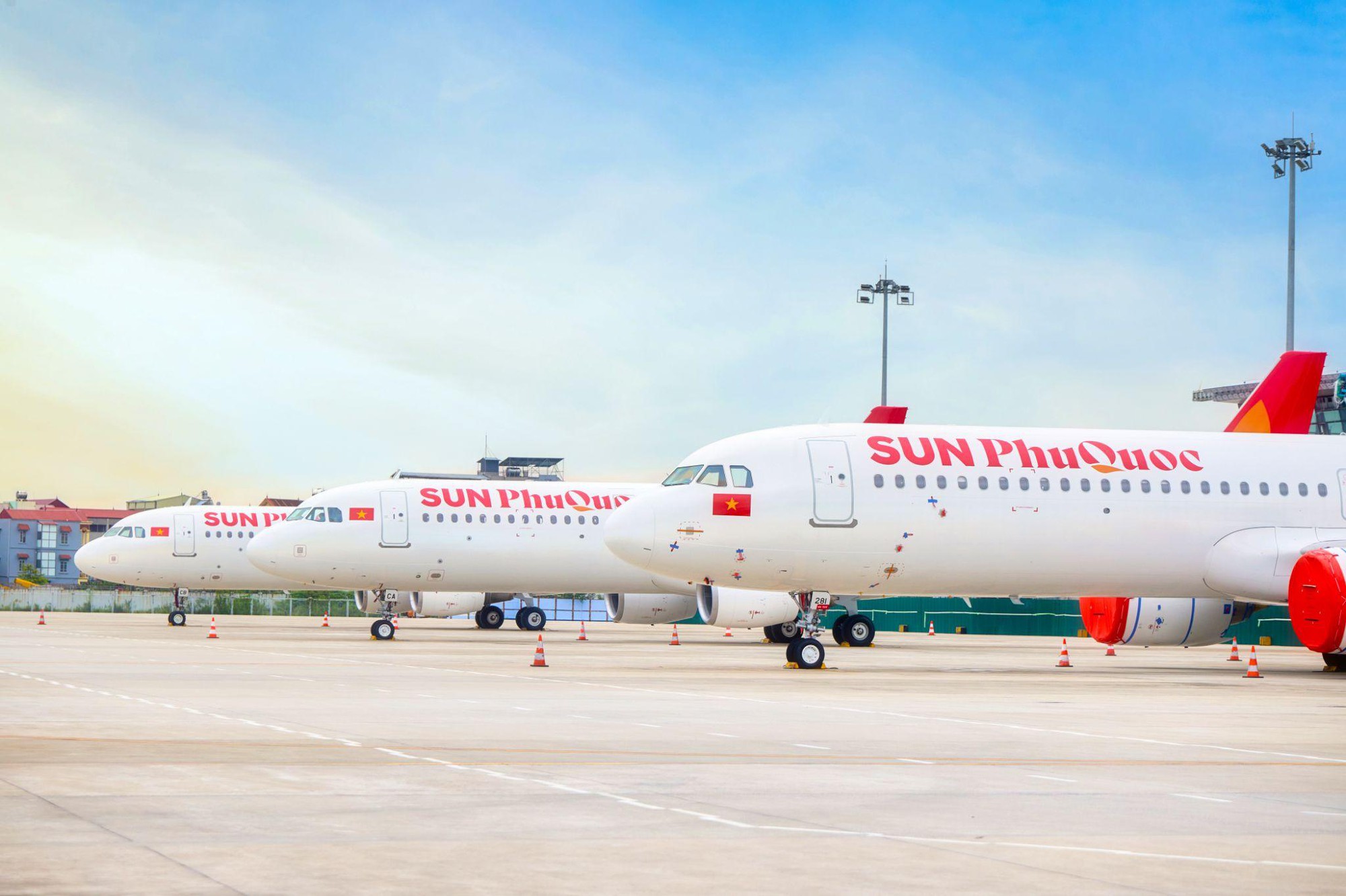 Sun Group hợp tác chiến lược với 2 đối tác quốc tế hàng đầu trong lĩnh vực đào tạo hàng không và quản trị khách sạn - Ảnh 2. Sun Group hợp tác chiến lược với 2 đối tác quốc tế hàng đầu trong lĩnh vực đào tạo hàng không và quản trị khách sạn - Ảnh 2.