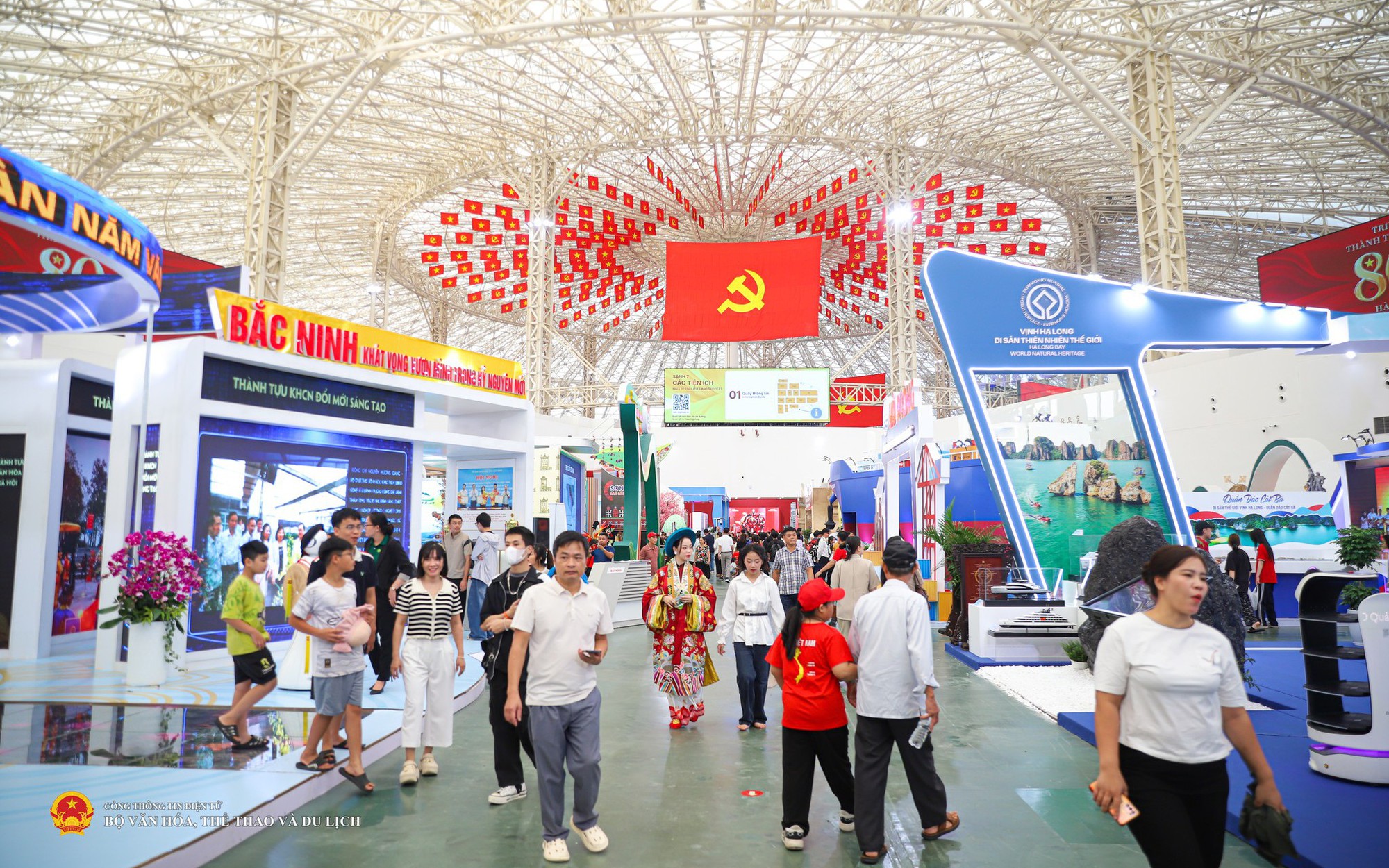 Triển lãm "80 năm hành trình Độc lập- Tự do- Hạnh phúc" đón hơn 1 triệu lượt khách sau 3 ngày mở cửa