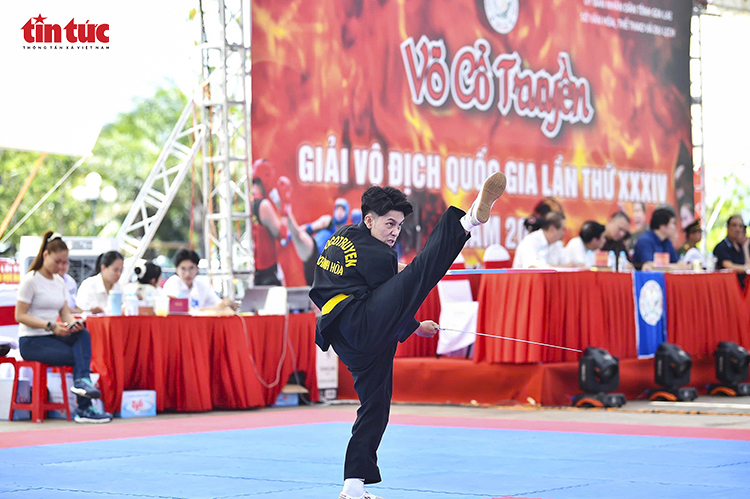 Hơn 700 võ sĩ tranh tài tại Giải Vô địch Võ cổ truyền quốc gia lần thứ XXXIV tại Gia Lai - Ảnh 3. Hơn 700 võ sĩ tranh tài tại Giải Vô địch Võ cổ truyền quốc gia lần thứ XXXIV tại Gia Lai - Ảnh 3.