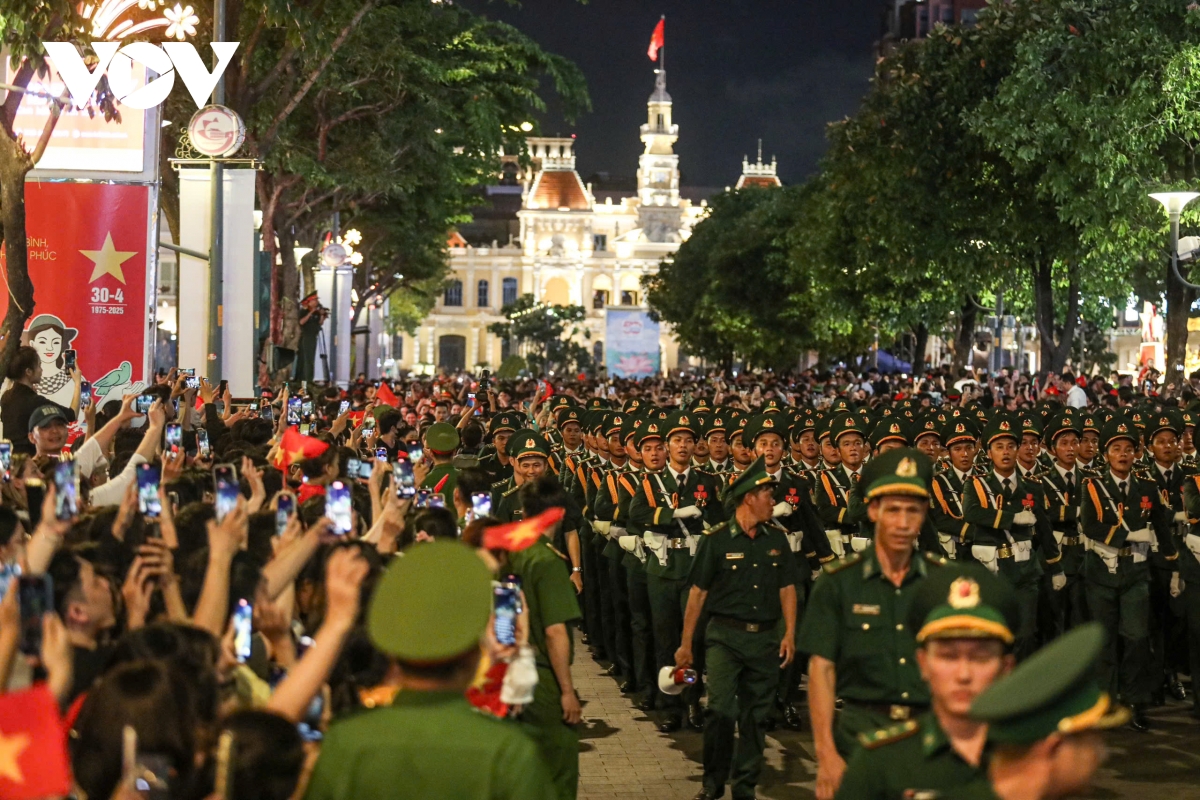 Hà Nội trở thành “điểm nóng” du lịch dịp 2/9 - Ảnh 3. Hà Nội trở thành “điểm nóng” du lịch dịp 2/9 - Ảnh 3.