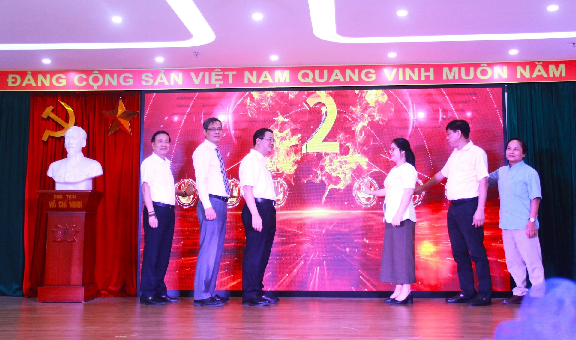 Khởi động Cuộc thi vẽ tranh thiếu nhi quốc tế “Em yêu Hà Nội - Thành phố vì hòa bình” năm 2025 - Ảnh 2. Khởi động Cuộc thi vẽ tranh thiếu nhi quốc tế “Em yêu Hà Nội - Thành phố vì hòa bình” năm 2025 - Ảnh 2.