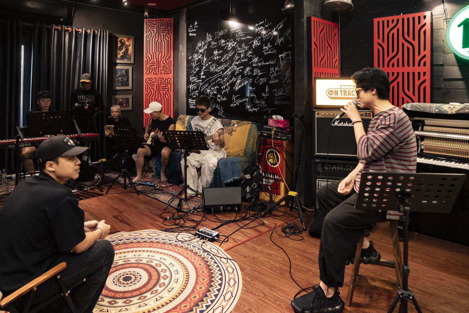 'V Concert - Rạng rỡ Việt Nam’ - Đêm nhạc để khán giả yêu Việt Nam hơn - Ảnh 2. 'V Concert - Rạng rỡ Việt Nam’ - Đêm nhạc để khán giả yêu Việt Nam hơn - Ảnh 2.