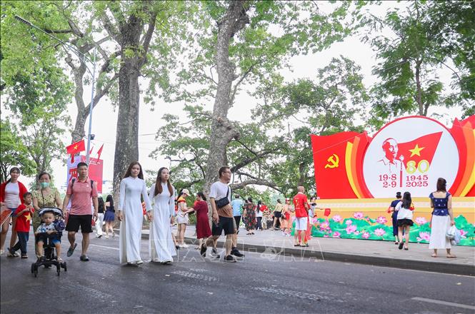 Du lịch Hà Nội tích cực chuyển đổi xanh, nâng tầm vị thế điểm đến - Ảnh 2. Du lịch Hà Nội tích cực chuyển đổi xanh, nâng tầm vị thế điểm đến - Ảnh 2.