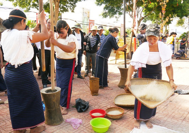 Lâm Đồng tiếp tục triển khai hiệu quả các nhiệm vụ của Phong trào “Toàn dân đoàn kết xây dựng đời sống văn hóa” - Ảnh 1. Lâm Đồng tiếp tục triển khai hiệu quả các nhiệm vụ của Phong trào “Toàn dân đoàn kết xây dựng đời sống văn hóa” - Ảnh 1.