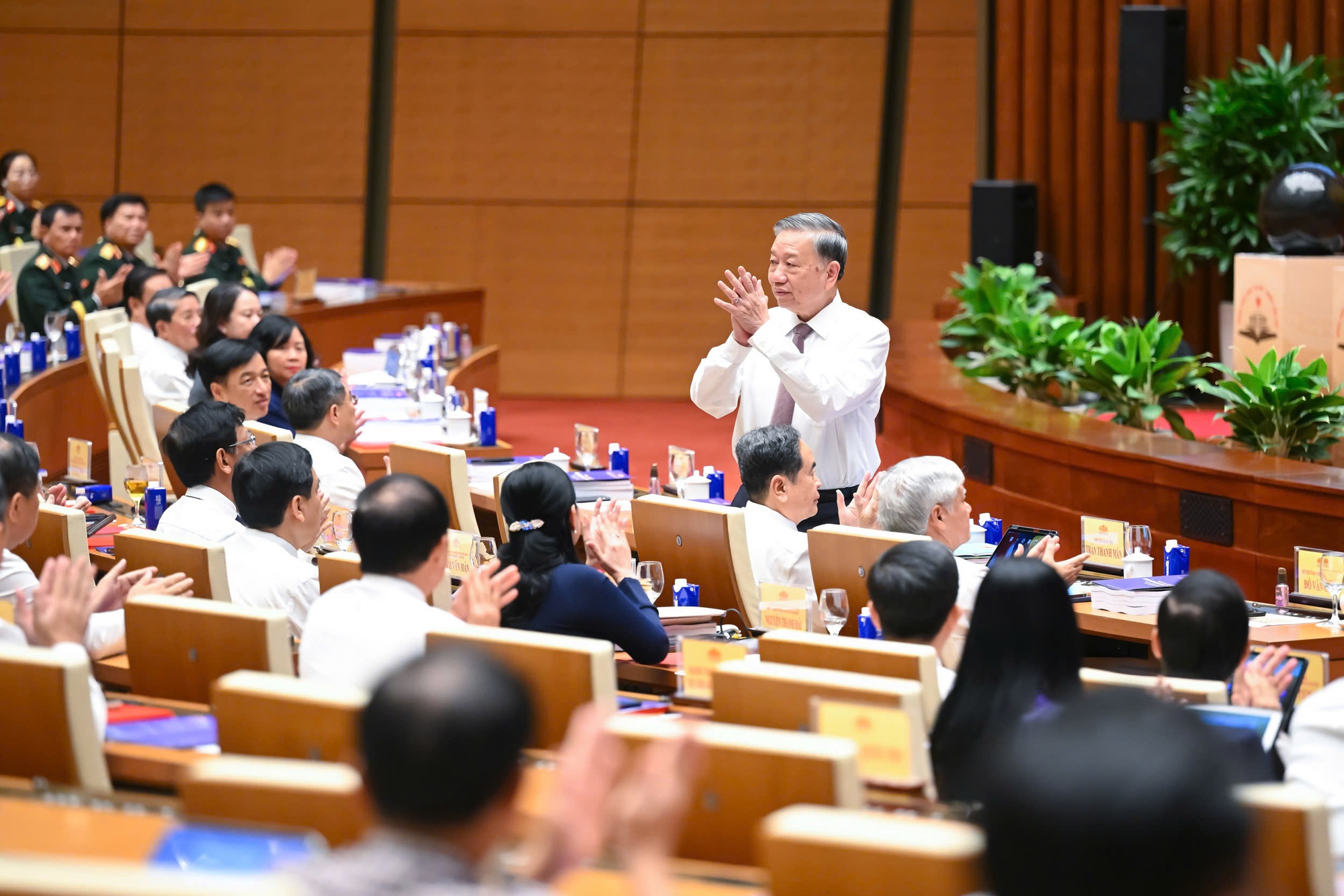 Tổng Bí thư Tô Lâm dự Hội nghị chuyên đề “Bình dân học vụ số - Quốc hội số” - Ảnh 4.