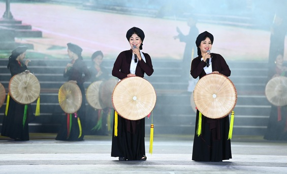 Phong trào "Toàn dân đoàn kết xây dựng đời sống văn hóa": Nền tảng vững chắc để Việt Nam vươn mình - Ảnh 2. Phong trào "Toàn dân đoàn kết xây dựng đời sống văn hóa": Nền tảng vững chắc để Việt Nam vươn mình - Ảnh 2.
