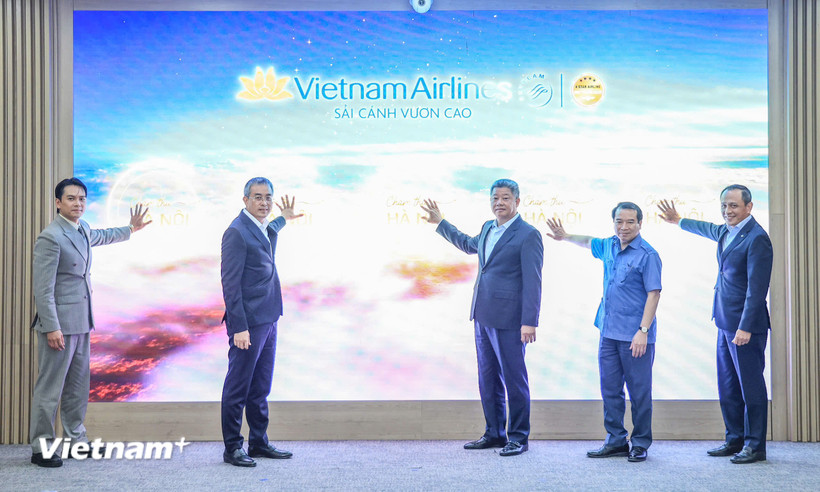 “Chạm Thu Hà Nội” mở ra hành trình khám phá vẻ đẹp Thủ đô khác biệt - Ảnh 1.