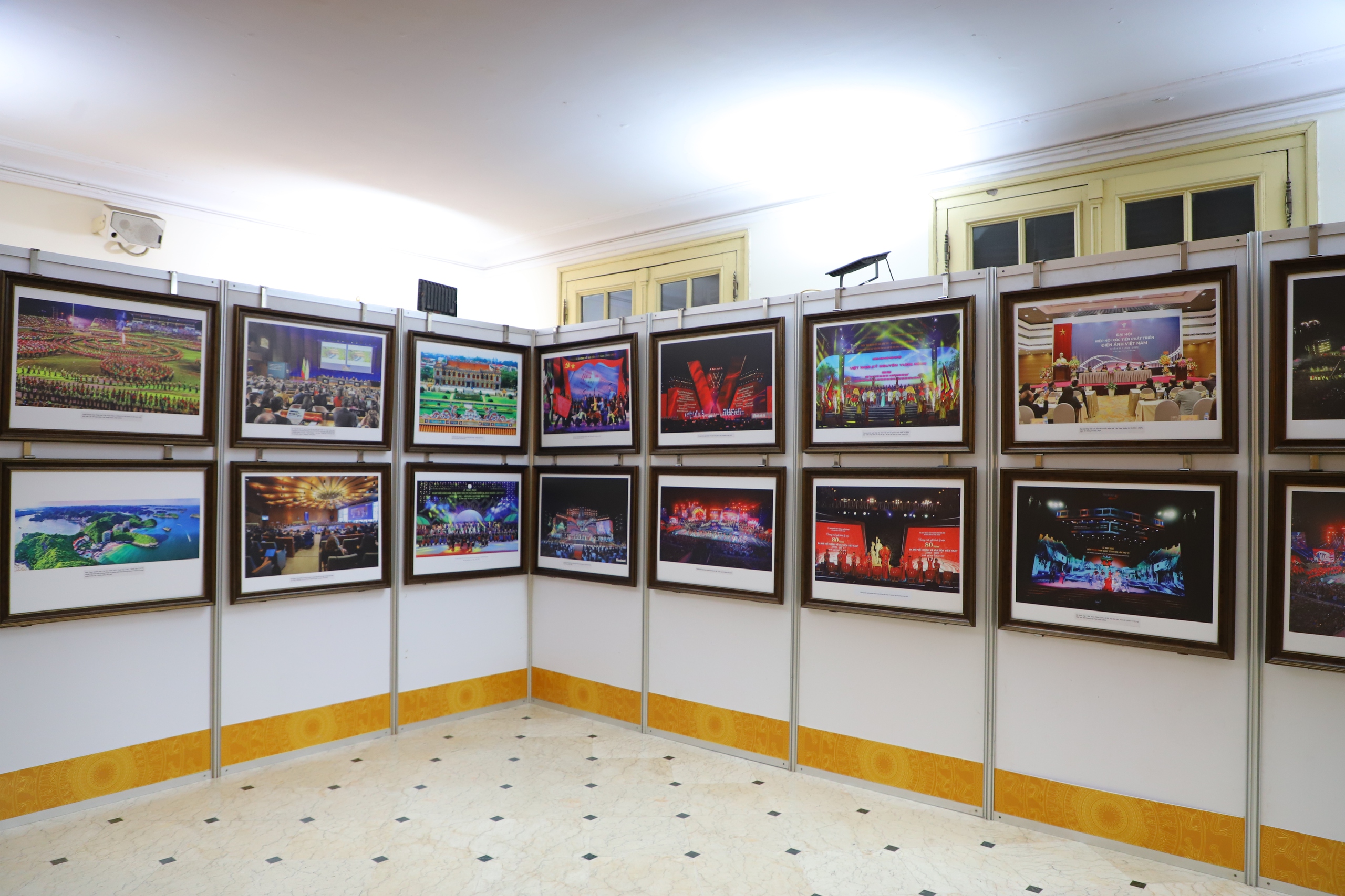 ពិព័រណ៍ Triển lãm "Một số hình ảnh phong trào thi đua yêu nước và các gương điển hình tiên tiến của Bộ VHTTDL gia đoạn 2020 - 2025" - Ảnh 6.