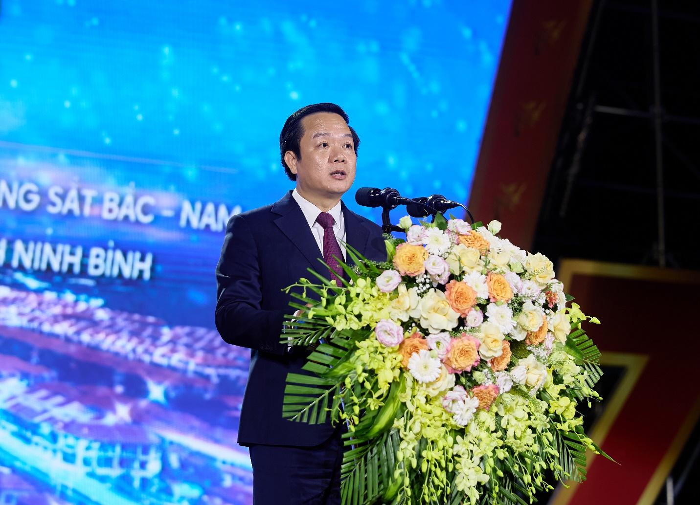 Hàng vạn người dự khánh thành Trục lễ hội và Quảng trường Thời Đại tại Ninh Bình - Ảnh 1.