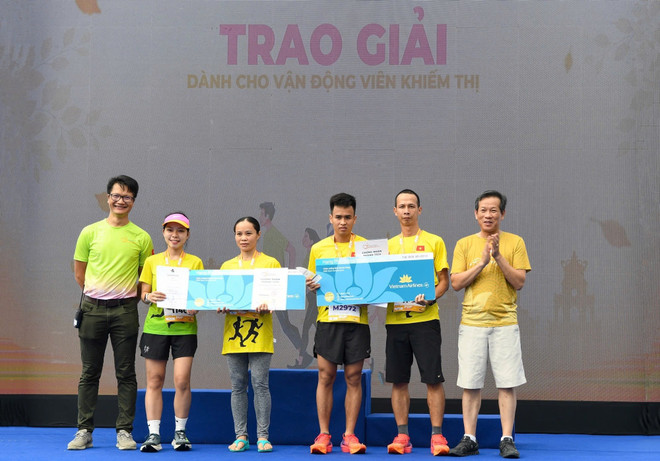 Gần 2.000 vận động viên tham gia chạy “Run for Love” của Vietnam Airlines - Ảnh 2.