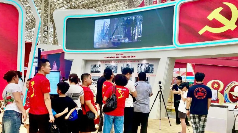 Tháng 9, Hà Nội đón lượng khách du lịch tăng gấp đôi cùng kỳ năm ngoái nhờ hiệu ứng A80 - Ảnh 1.