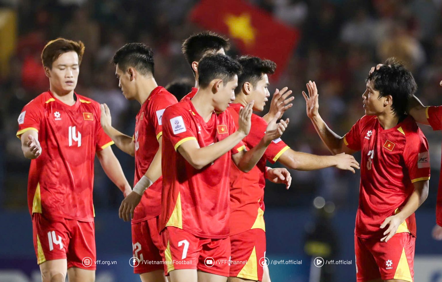 L'équipe du Vietnam annonce sa liste pour les 2 matchs contre le Népal : miser sur une force jeune et combative - Photo 1. Tuyển Việt Nam công bố danh sách 2 lượt trận gặp Nepal: Sử dụng lực lượng trẻ và thiện chiến - Ảnh 1.
