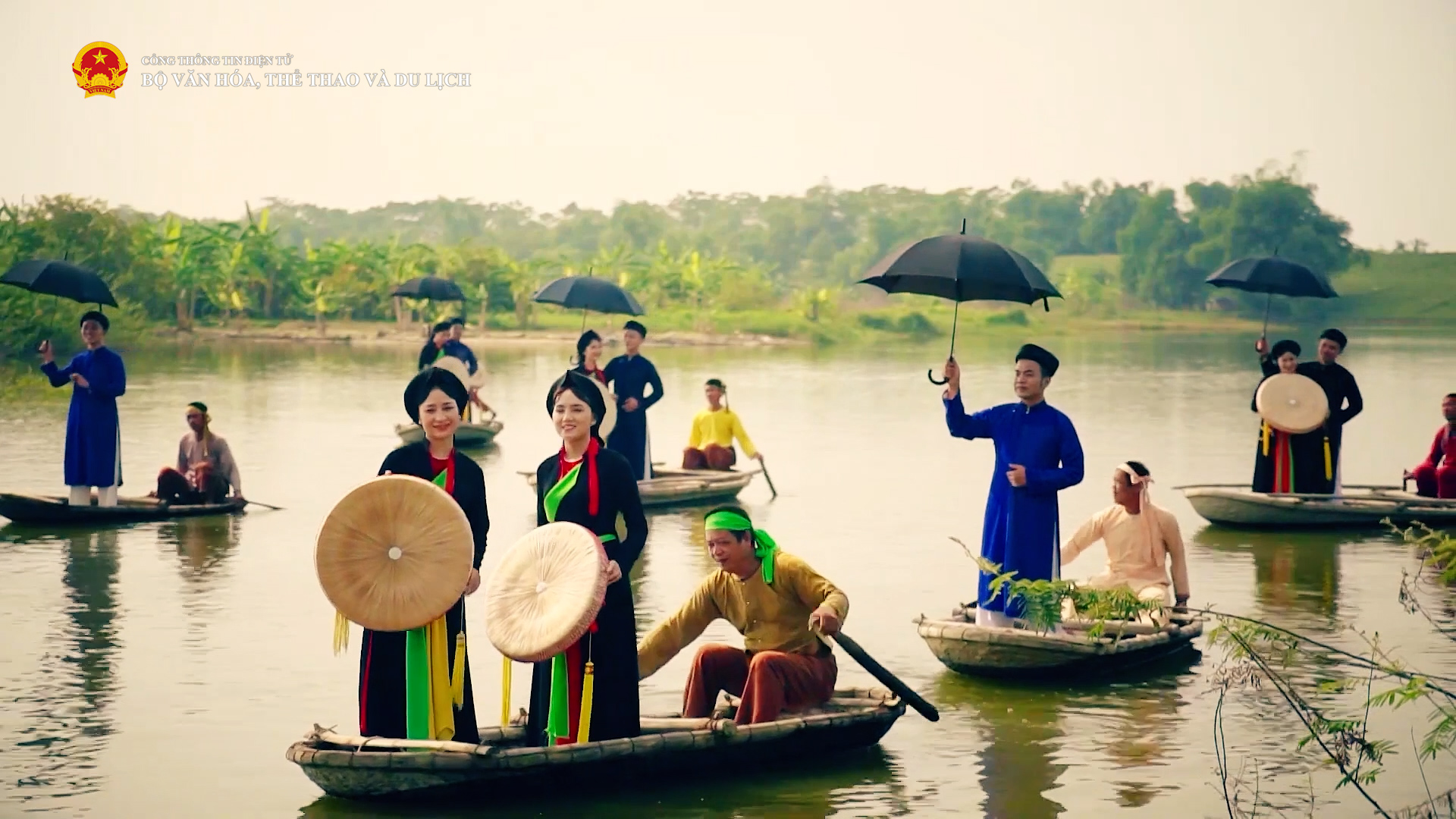 Kereta Api Hanoi – Perjalanan Warisan dengan kereta api dua tingkat sedia untuk memberi perkhidmatan kepada pelancong - Foto 4. The Hanoi Train – Hành trình di sản bằng tàu 2 tầng sẵn sàng phục vụ du khách - Ảnh 4.