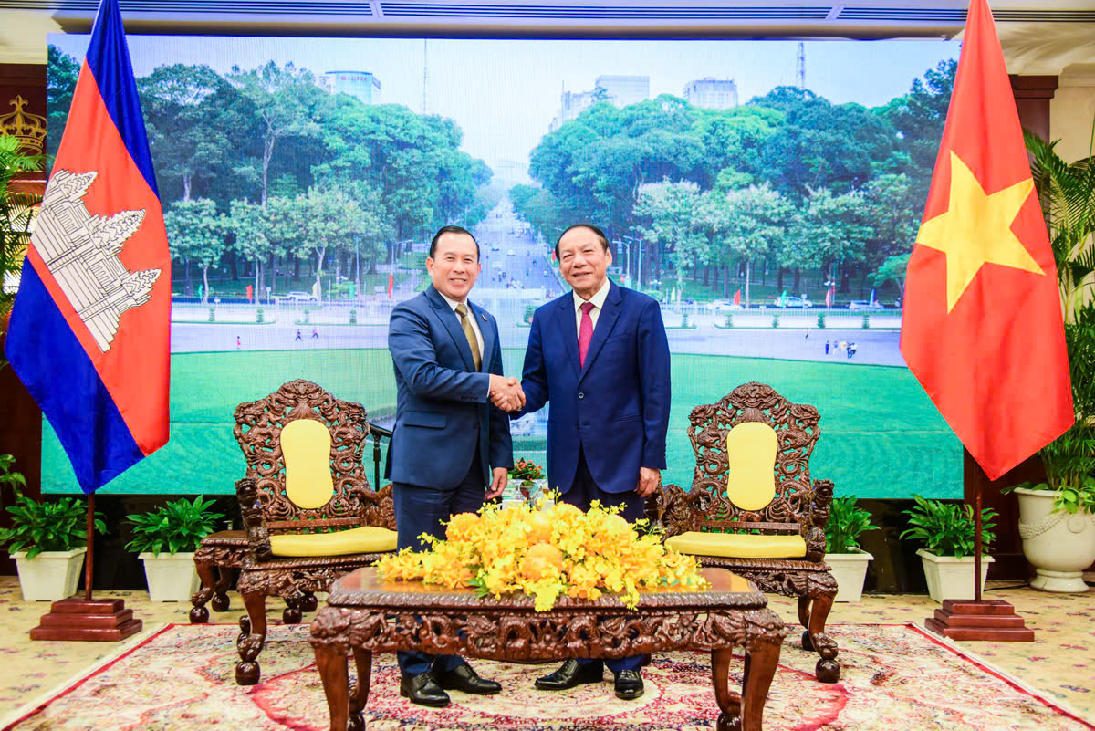 Bộ trưởng Nguyễn Văn Hùng làm việc với Bộ trưởng Bộ Du lịch Campuchia ...