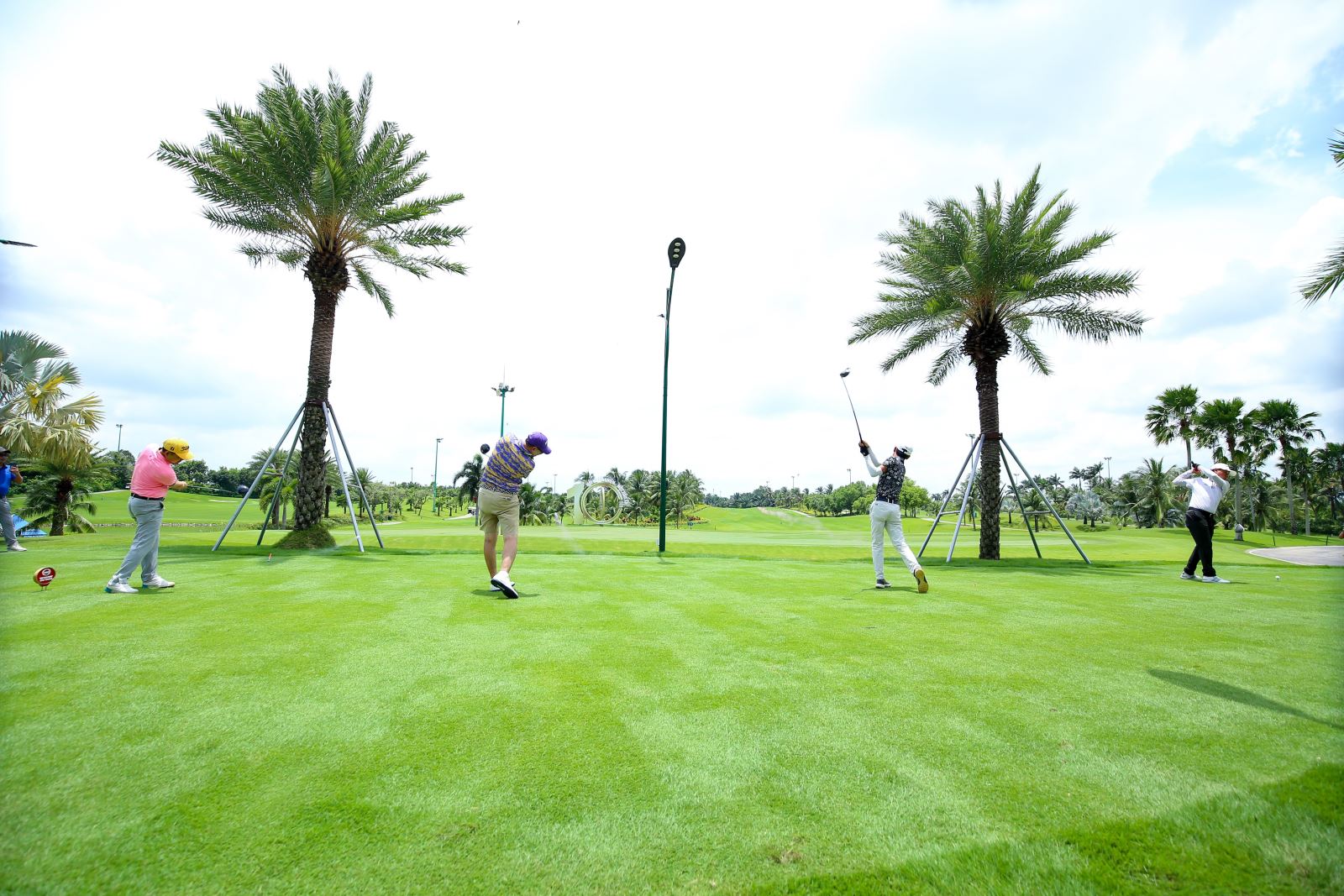 Giải golf kết nối thể thao và quảng bá du lịch TP Hồ Chí Minh - Ảnh 1. Giải golf kết nối thể thao và quảng bá du lịch TP Hồ Chí Minh - Ảnh 1.