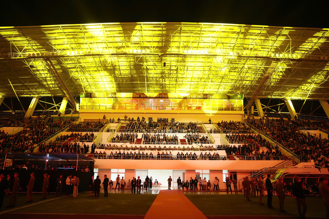 Đêm nghệ thuật đặc biệt của tình hữu nghị Việt - Lào: Mãi mãi xanh tươi, đời đời bền vững - Ảnh 9.