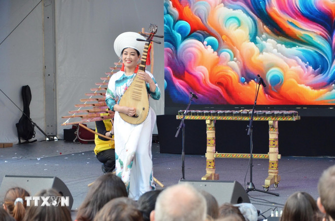 Đưa văn hóa trở thành một trong những trụ cột phát triển bền vững của đất nước - Ảnh 2.