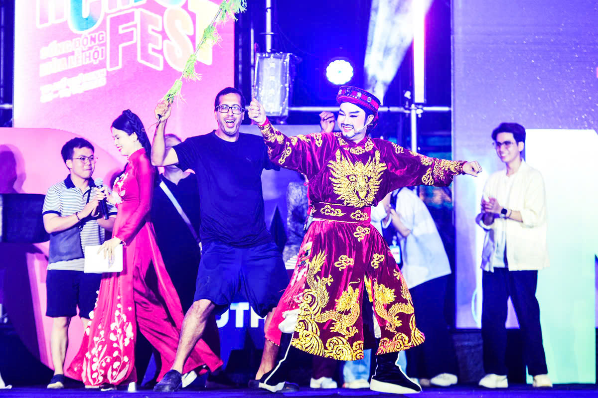 Hát bội trở lại đời sống đô thị bằng nhịp tiếp cận người trẻ - Ảnh 4.