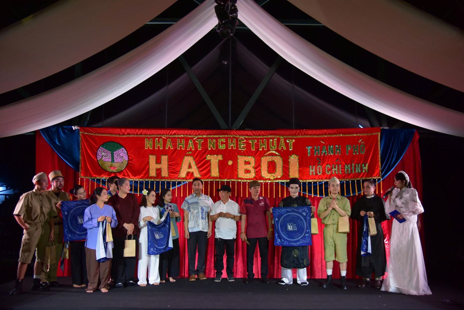 Hát bội trở lại đời sống đô thị bằng nhịp tiếp cận người trẻ - Ảnh 5.