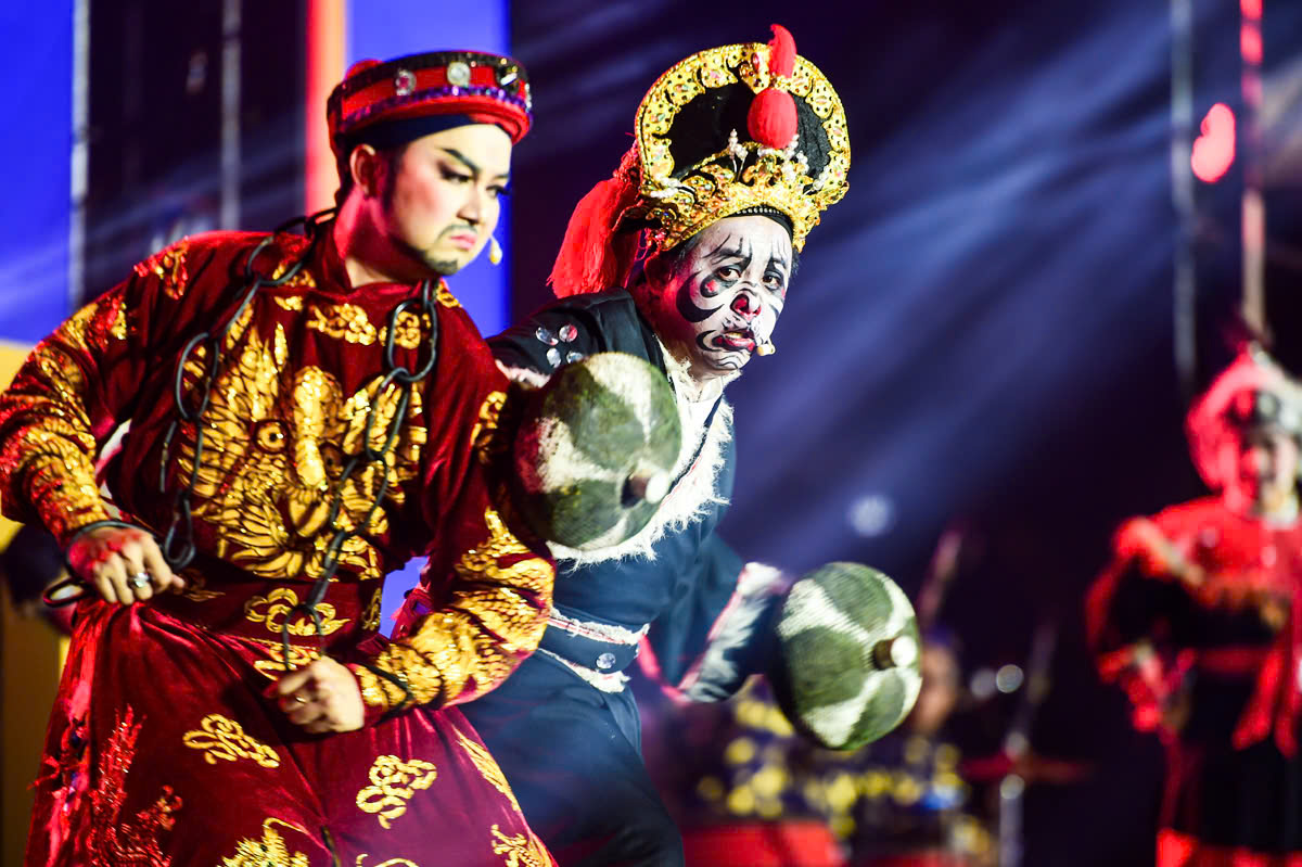 Hát bội trở lại đời sống đô thị bằng nhịp tiếp cận người trẻ - Ảnh 3.