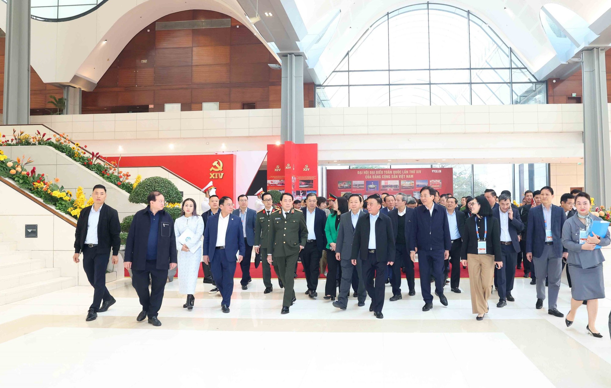 Thường trực Ban Bí thư Trần Cẩm Tú chủ trì sơ duyệt công tác tổ chức phục vụ Đại hội XIV của Đảng - Ảnh 4.