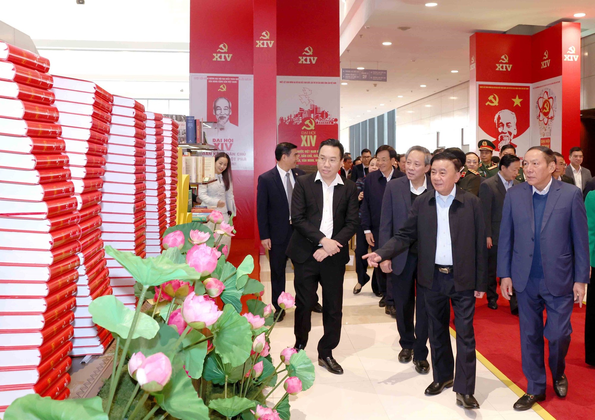 Thường trực Ban Bí thư Trần Cẩm Tú chủ trì sơ duyệt công tác tổ chức phục vụ Đại hội XIV của Đảng - Ảnh 8.