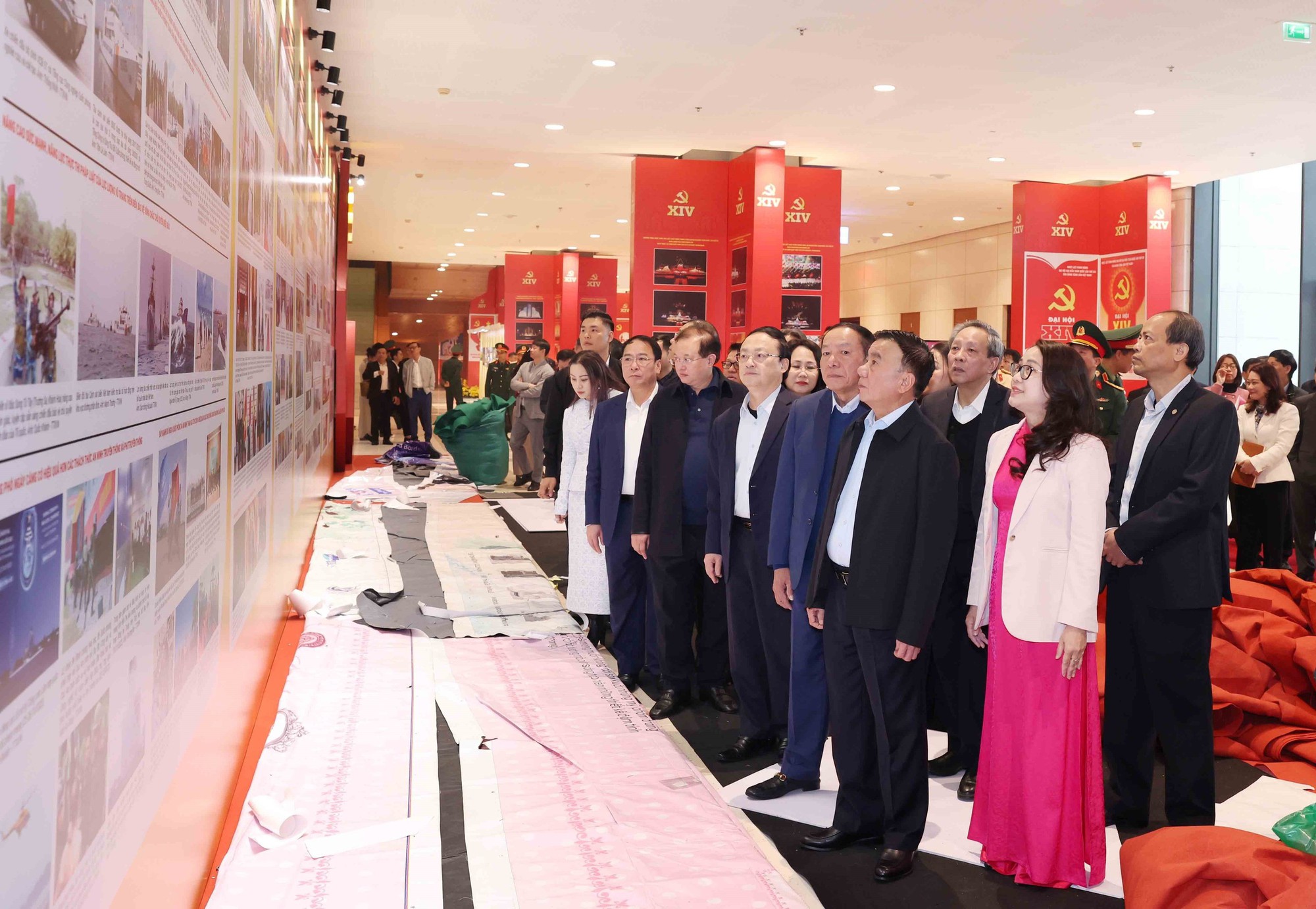 Thường trực Ban Bí thư Trần Cẩm Tú chủ trì sơ duyệt công tác tổ chức phục vụ Đại hội XIV của Đảng - Ảnh 14.