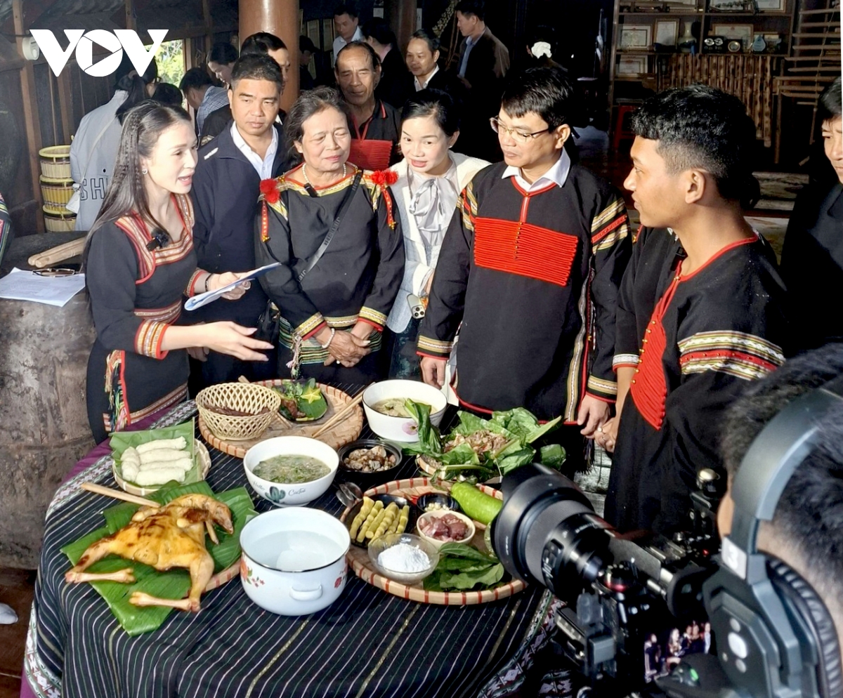 Đắk Lắk đẩy mạnh chuyển đổi số, lan tỏa giá trị văn hóa – du lịch - Ảnh 1.