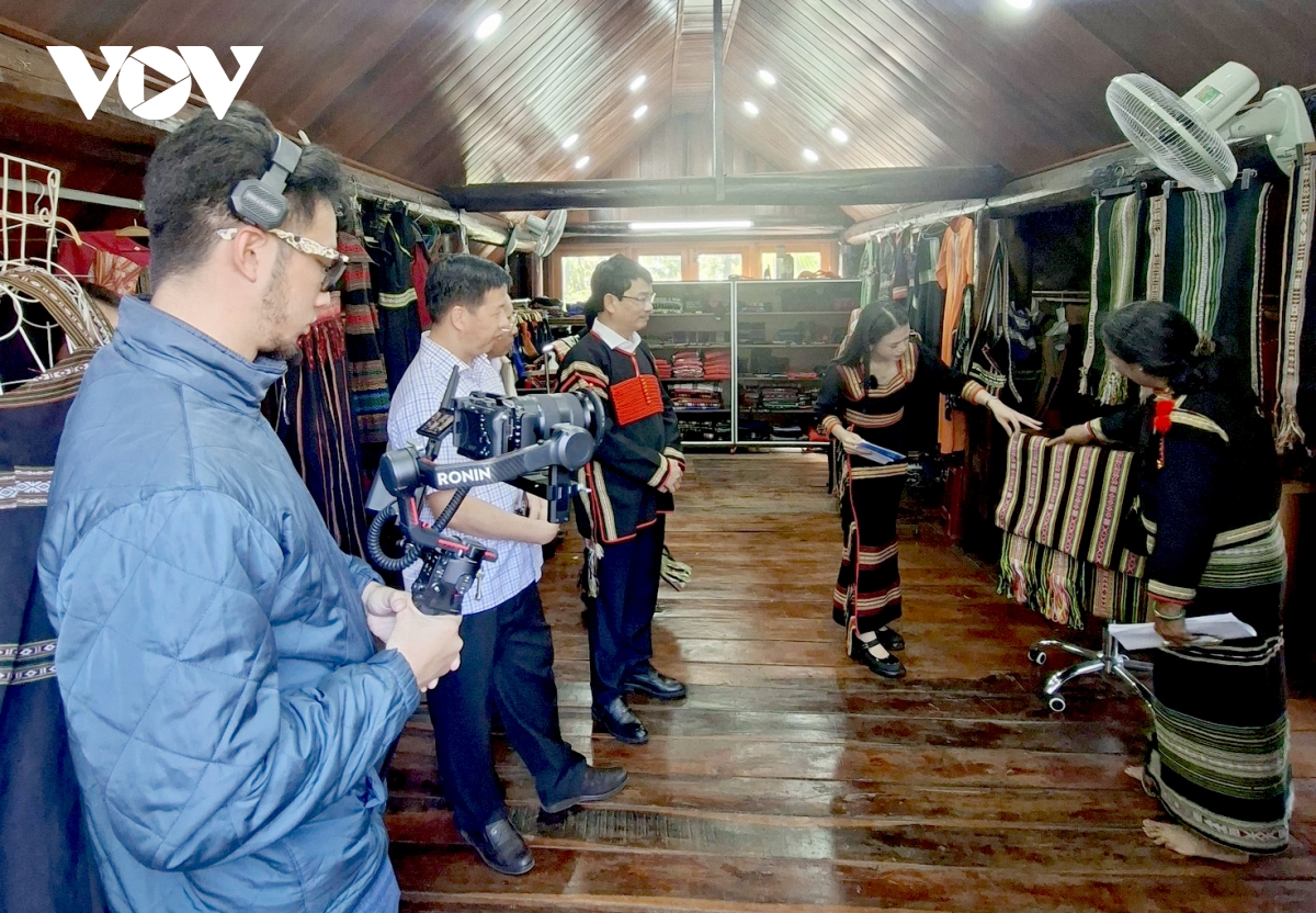 Đắk Lắk đẩy mạnh chuyển đổi số, lan tỏa giá trị văn hóa – du lịch - Ảnh 2.