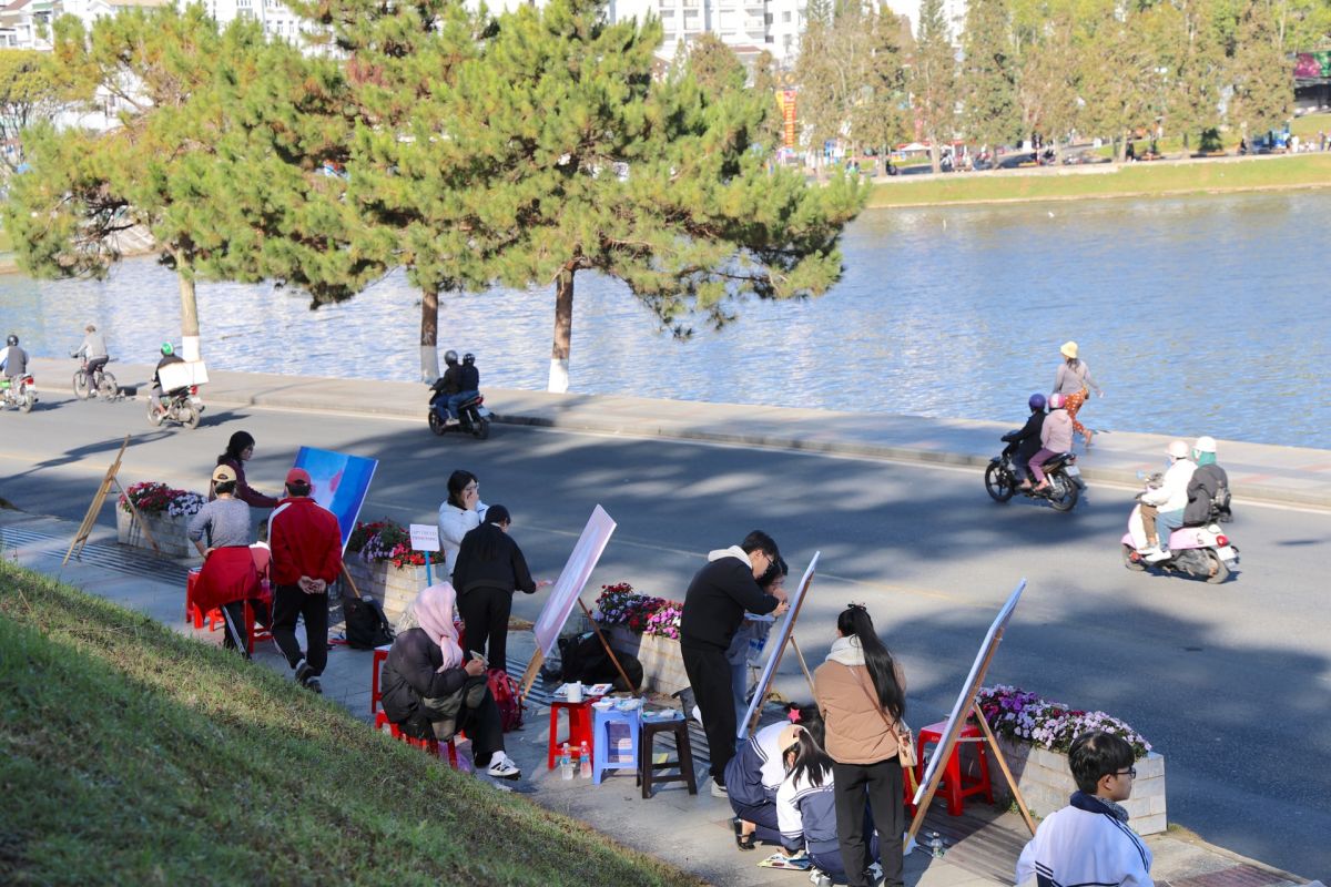 Lâm Đồng làm mới hoạt động đón khách du lịch dịp Xuân - Ảnh 1.