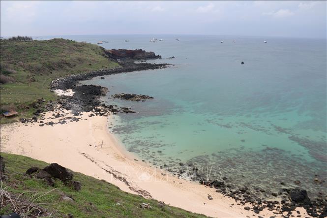 Phú Quý và Nha Trang lọt Top điểm đến đẹp nhất ven Biển Đông - Ảnh 1.