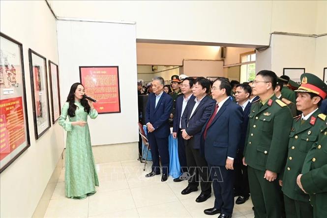 Sở VHTTDL Hải Phòng tổ chức Triển lãm ảnh "Đảng Cộng sản Việt Nam qua các kỳ Đại hội" - Ảnh 2.