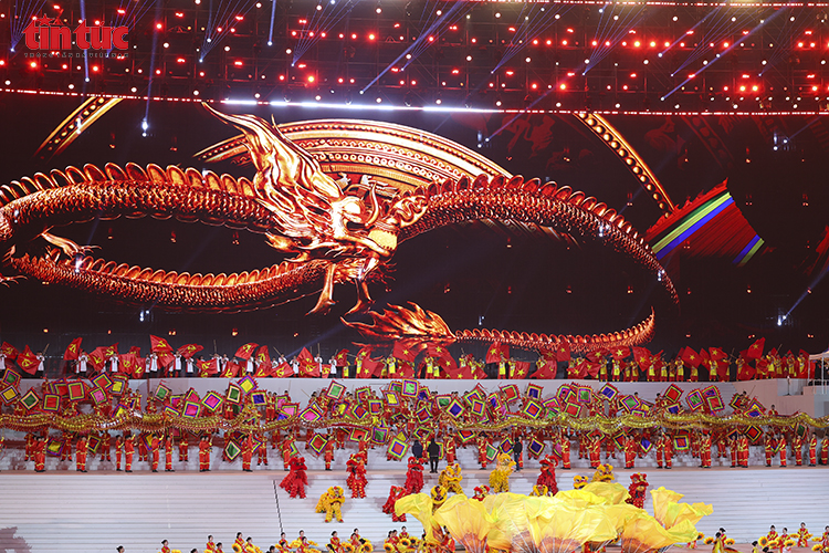 Hà Nội: Tổng duyệt Chương trình nghệ thuật đặc biệt 'Dưới lá cờ vẻ vang của Đảng' - Ảnh 3. Hà Nội: Tổng duyệt Chương trình nghệ thuật đặc biệt 'Dưới lá cờ vẻ vang của Đảng' - Ảnh 3.