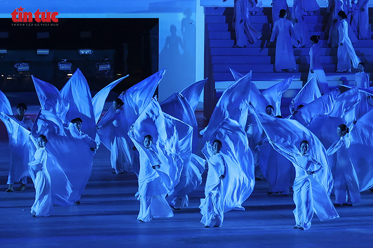 Hà Nội: Tổng duyệt Chương trình nghệ thuật đặc biệt 'Dưới lá cờ vẻ vang của Đảng' - Ảnh 9. Hà Nội: Tổng duyệt Chương trình nghệ thuật đặc biệt 'Dưới lá cờ vẻ vang của Đảng' - Ảnh 9.