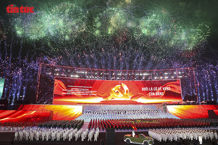 Hà Nội: Tổng duyệt Chương trình nghệ thuật đặc biệt 'Dưới lá cờ vẻ vang của Đảng' - Ảnh 11. Hà Nội: Tổng duyệt Chương trình nghệ thuật đặc biệt 'Dưới lá cờ vẻ vang của Đảng' - Ảnh 11.