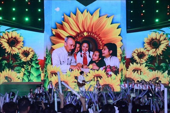 Quảng Ninh: Từ khát vọng 'vươn mình' đến chiến lược hiện thực hóa công nghiệp văn hóa - Ảnh 2. Quảng Ninh: Từ khát vọng 'vươn mình' đến chiến lược hiện thực hóa công nghiệp văn hóa - Ảnh 2.