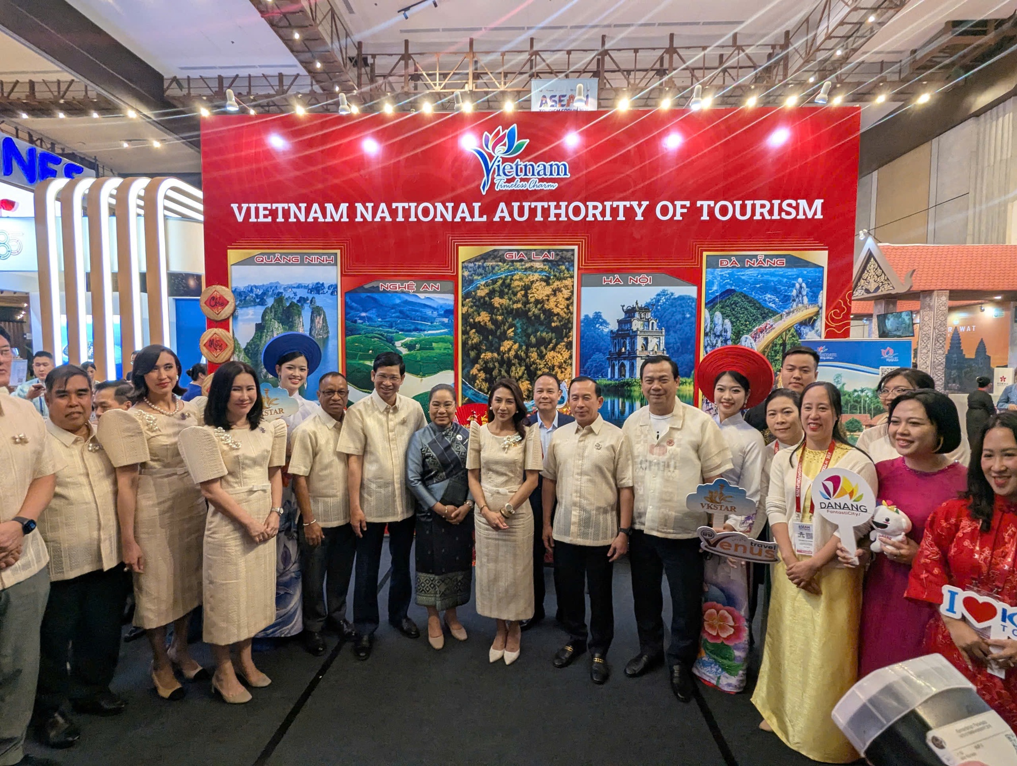 Du lịch Việt Nam quảng bá đậm nét tại hội chợ du lịch lớn nhất Đông Nam Á - Ảnh 1. Du lịch Việt Nam quảng bá đậm nét tại hội chợ du lịch lớn nhất Đông Nam Á - Ảnh 1.