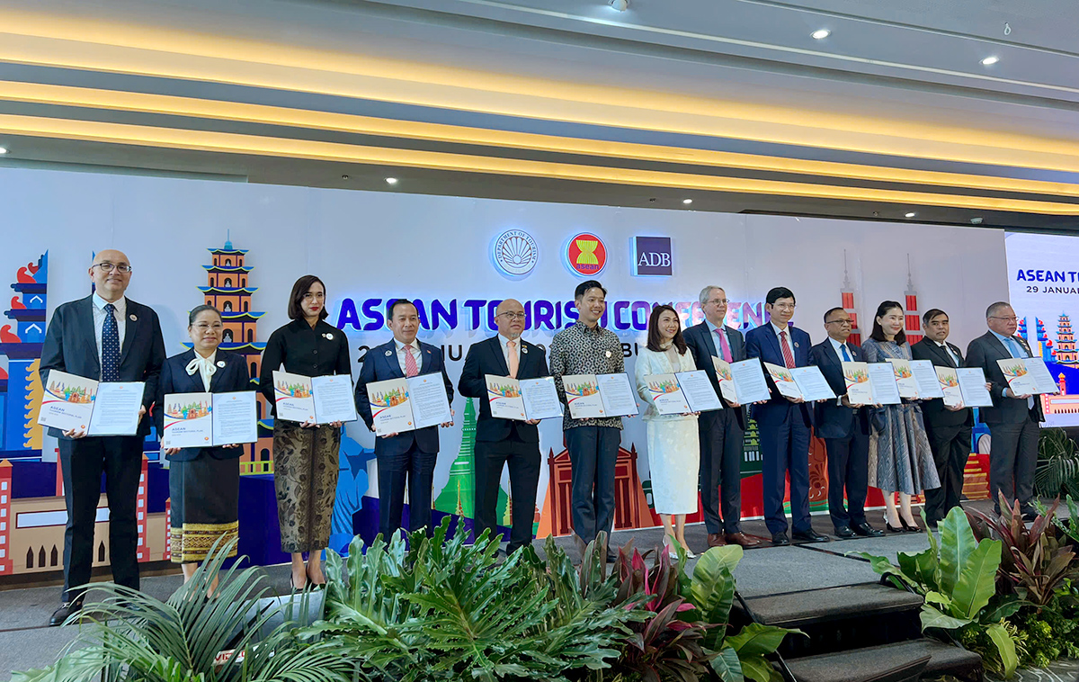 Chung tay phát triển ASEAN như một điểm đến du lịch đa dạng, kết nối và có sức cạnh tranh trên toàn cầu - Ảnh 1. Chung tay phát triển ASEAN như một điểm đến du lịch đa dạng, kết nối và có sức cạnh tranh trên toàn cầu - Ảnh 1.