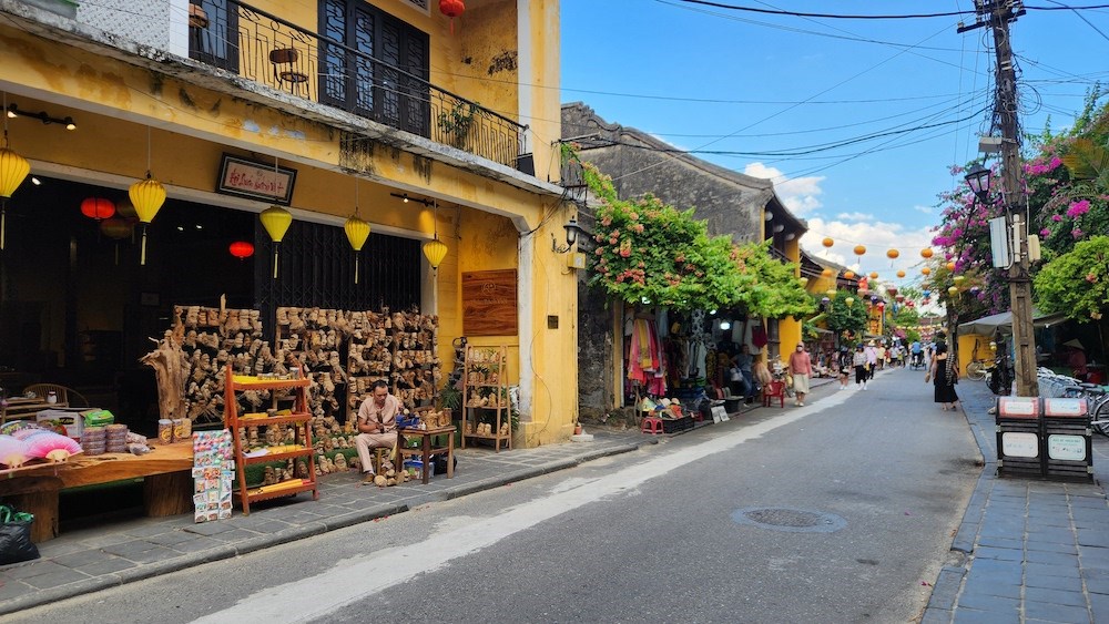 Vận dụng di sản cho phát triển công nghiệp văn hóa - Ảnh 2. Vận dụng di sản cho phát triển công nghiệp văn hóa - Ảnh 2.