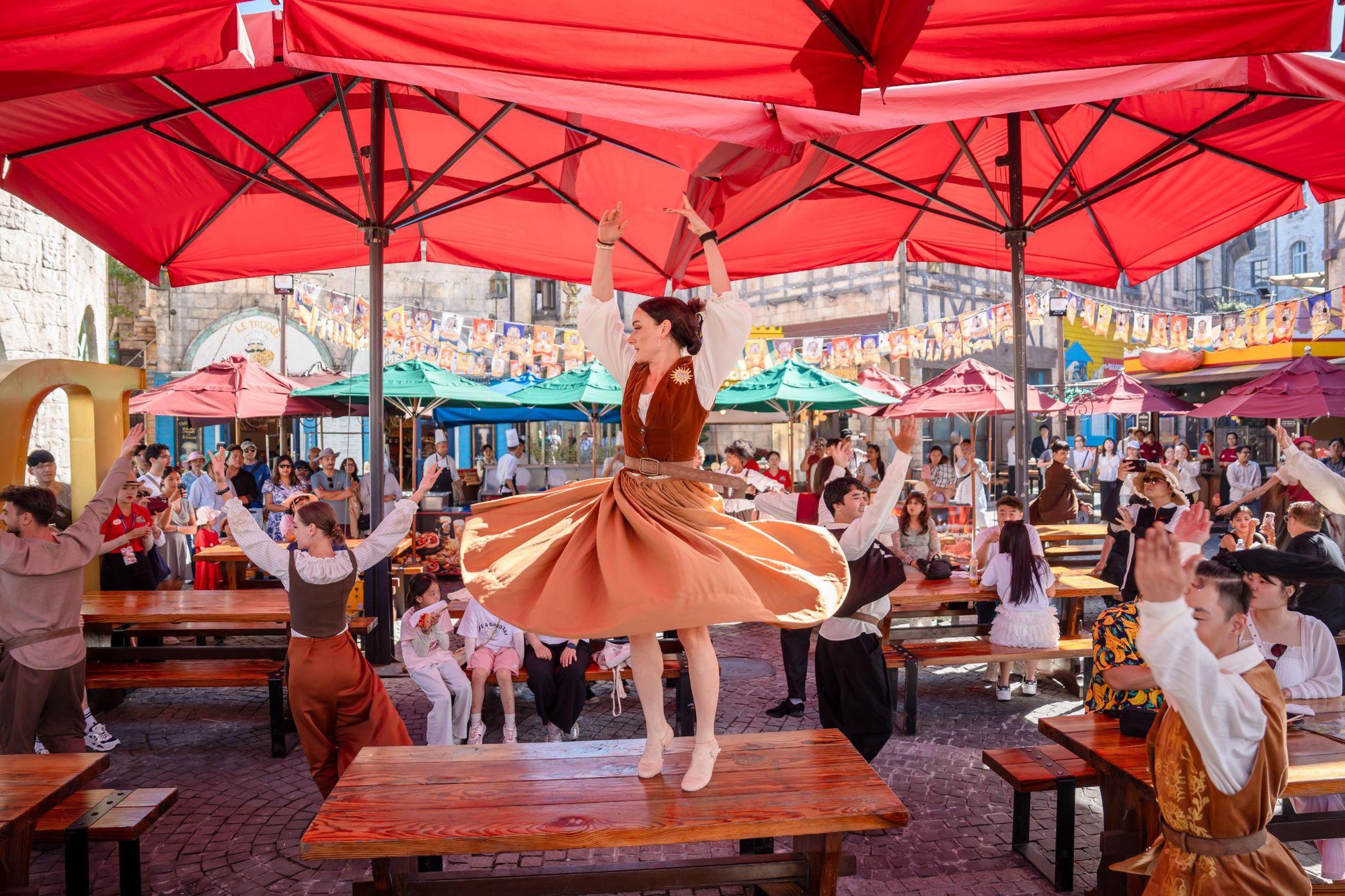 Lễ hội pháo hoa quốc tế Đà Nẵng 2026 được kỳ vọng “vượt khỏi khuôn khổ lễ hội” - Ảnh 3. Lễ hội pháo hoa quốc tế Đà Nẵng 2026 được kỳ vọng “vượt khỏi khuôn khổ lễ hội” - Ảnh 3.