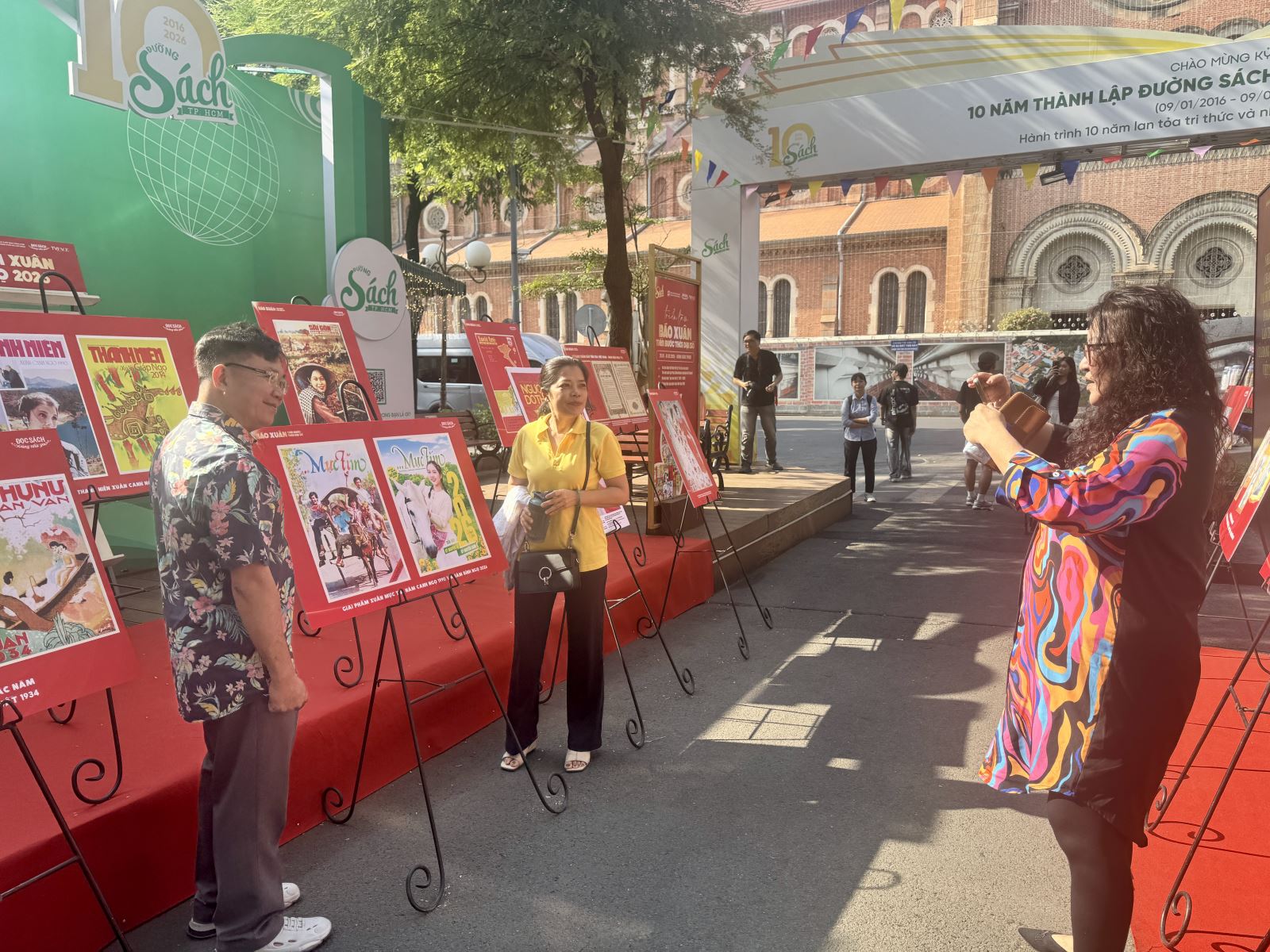 'Báo Xuân tiến bước thời đại số' lần đầu được triển lãm tại Đường sách TP Hồ Chí Minh - Ảnh 5.