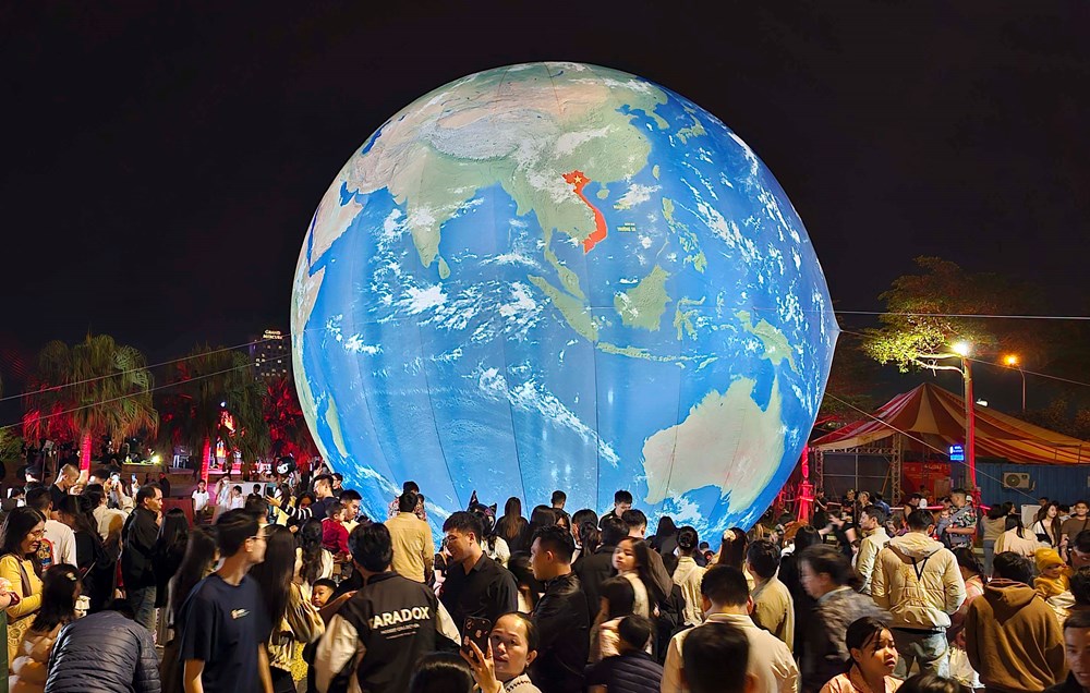 Đà Nẵng định vị điểm đến trẻ trên bản đồ du lịch số châu Á - Ảnh 2. Đà Nẵng định vị điểm đến trẻ trên bản đồ du lịch số châu Á - Ảnh 2.