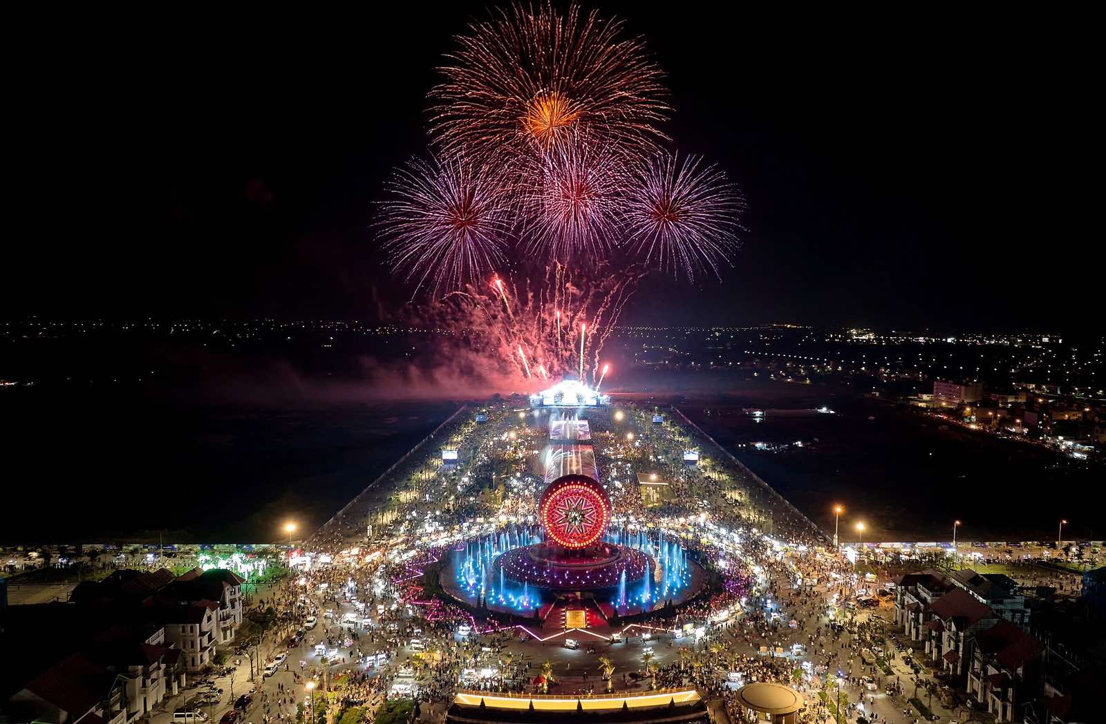 Sun Group tài trợ phường Hà Nam (Ninh Bình) bắn pháo hoa chào đón năm mới 2026 - Ảnh 3. Sun Group tài trợ phường Hà Nam (Ninh Bình) bắn pháo hoa chào đón năm mới 2026 - Ảnh 3.