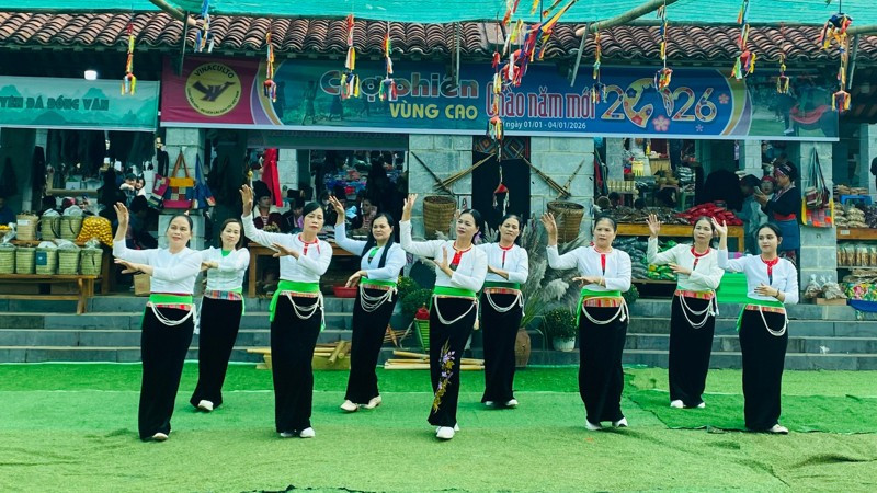 Ấm áp vui “Tết bản làng” tại Làng Văn hóa-Du lịch các dân tộc Việt Nam - Ảnh 1. Ấm áp vui “Tết bản làng” tại Làng Văn hóa-Du lịch các dân tộc Việt Nam - Ảnh 1.