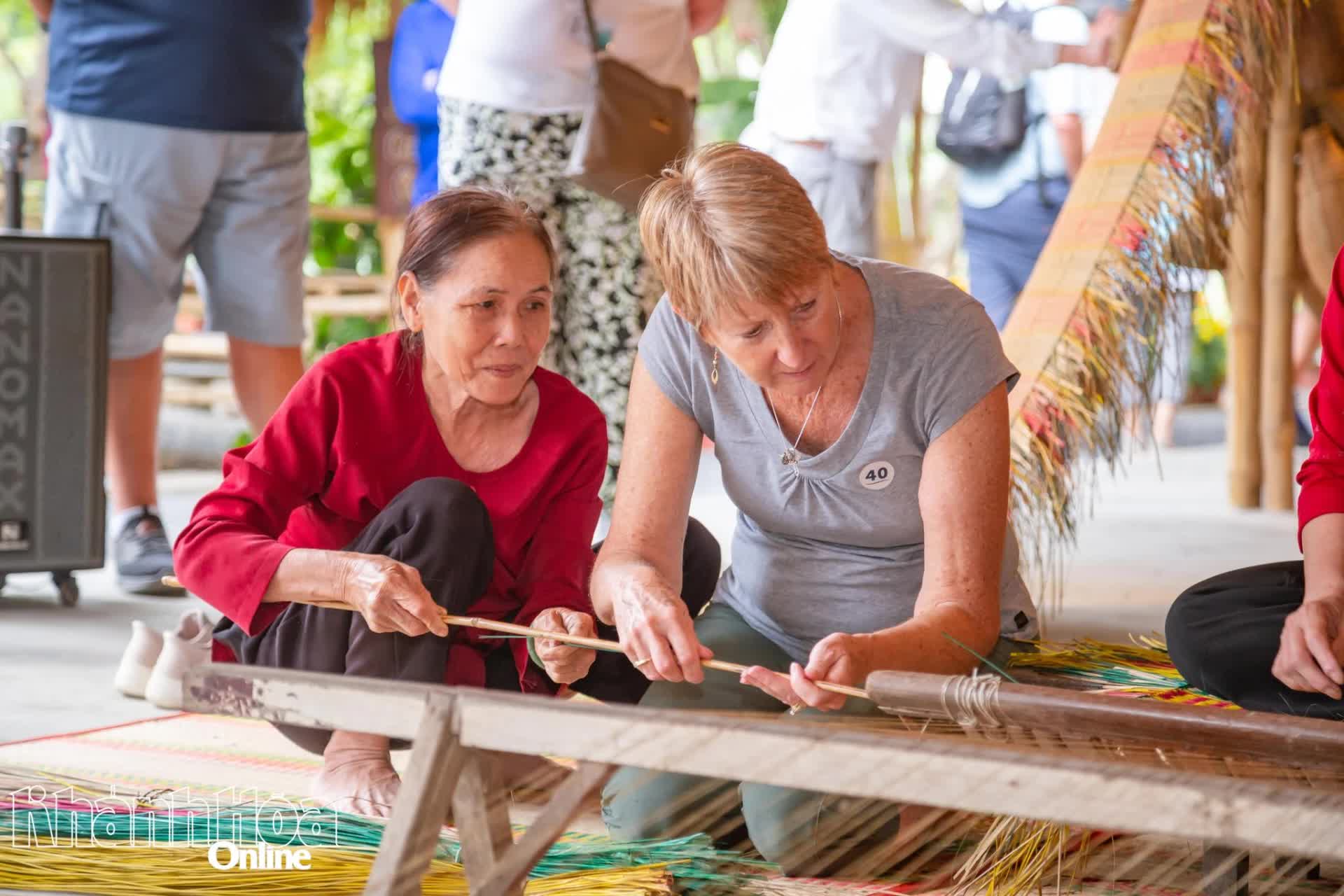 Năm 2026 du lịch Khánh Hòa phấn đấu đón 18,8 triệu lượt khách - Ảnh 2.