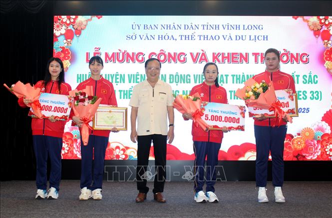 Vĩnh Long: Tuyên dương huấn luyện viên, vận động viên đạt thành tích cao tại SEA Games 33 - Ảnh 2.