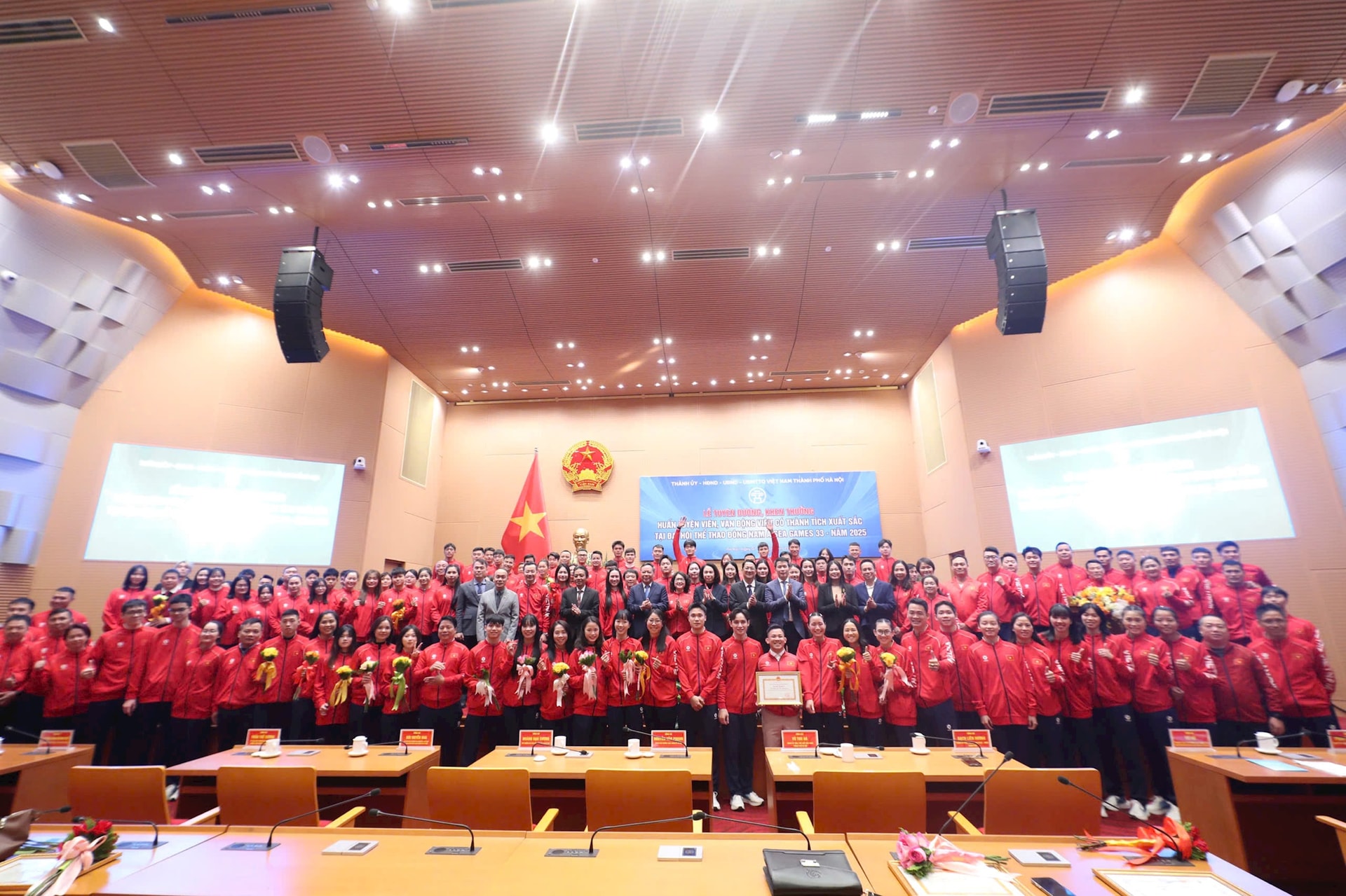 Tuyên dương HLV, VĐV Hà Nội đạt thành tích cao tại SEA Games 33 - Ảnh 8. Tuyên dương HLV, VĐV Hà Nội đạt thành tích cao tại SEA Games 33 - Ảnh 8.