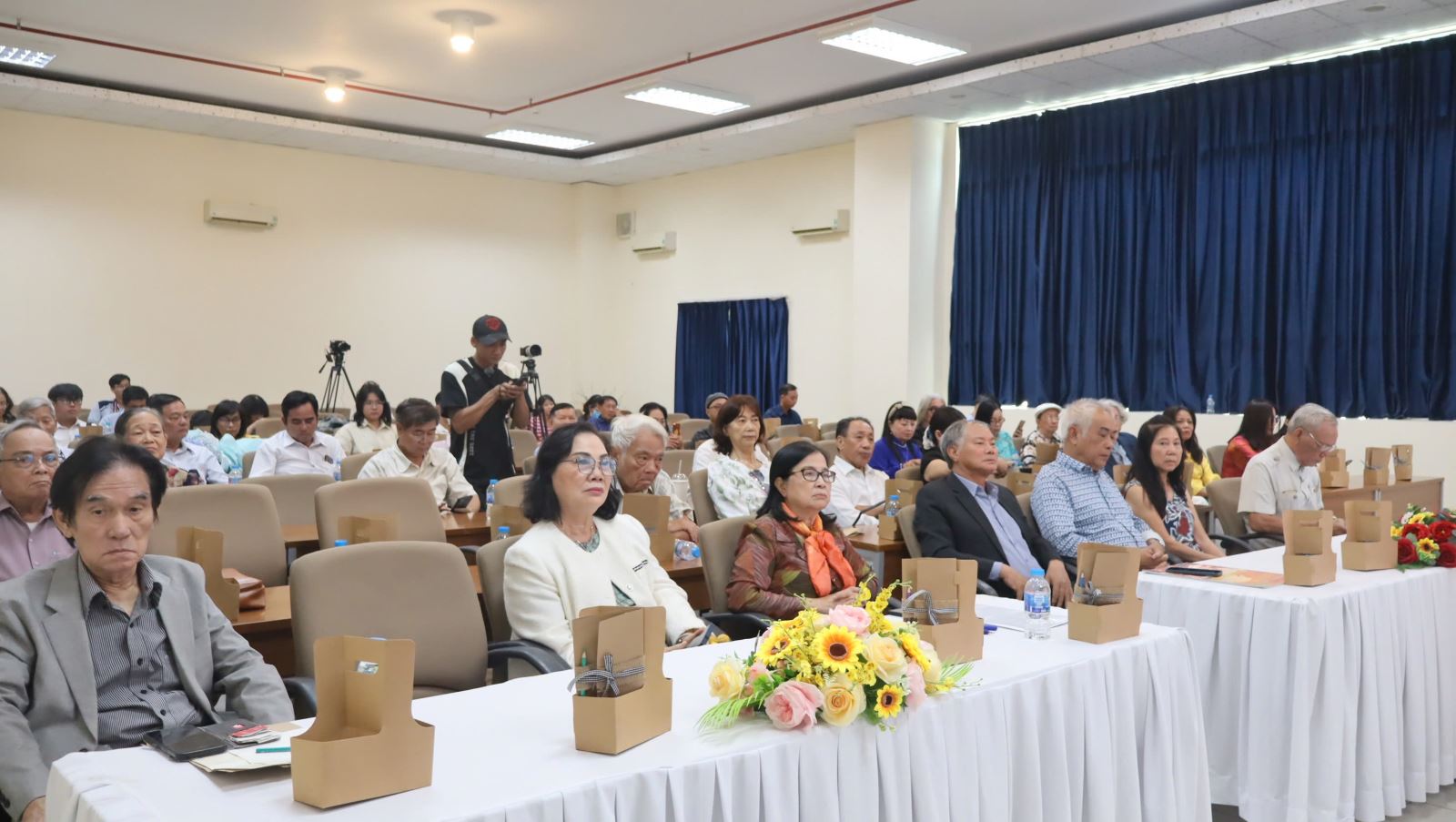 TP Hồ Chí Minh: Đưa cải lương vào 'Không gian di sản số' để bảo tồn và lan tỏa - Ảnh 2.